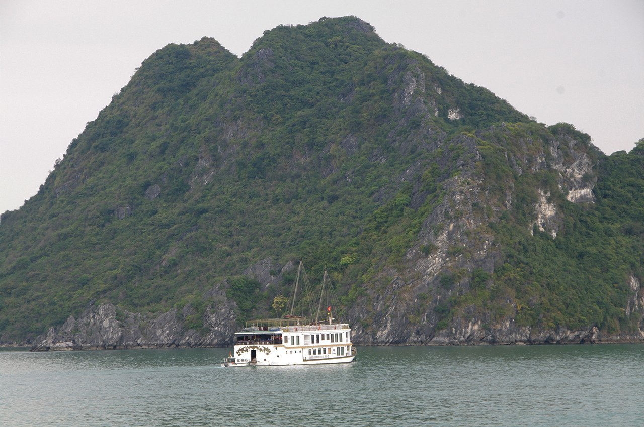 thelimestonecliffs2.jpg