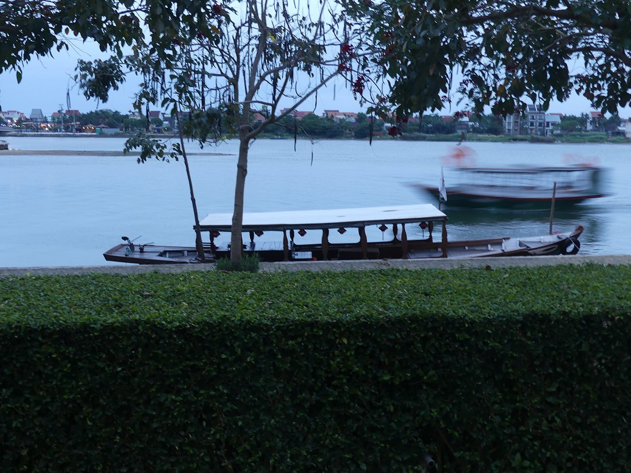 anantararivercruiseboat.jpg