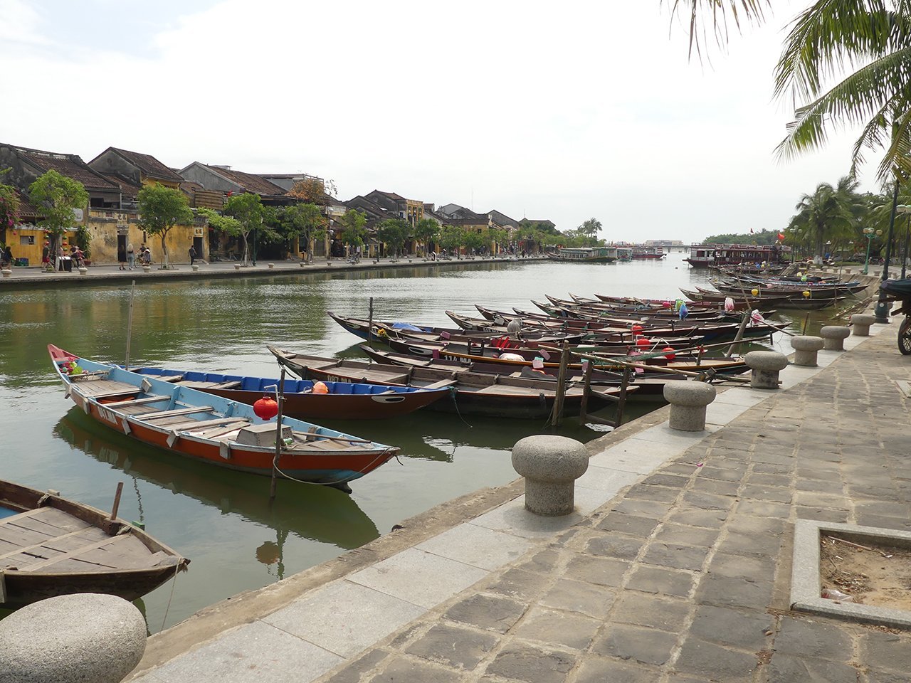 boatsontheriver2.jpg