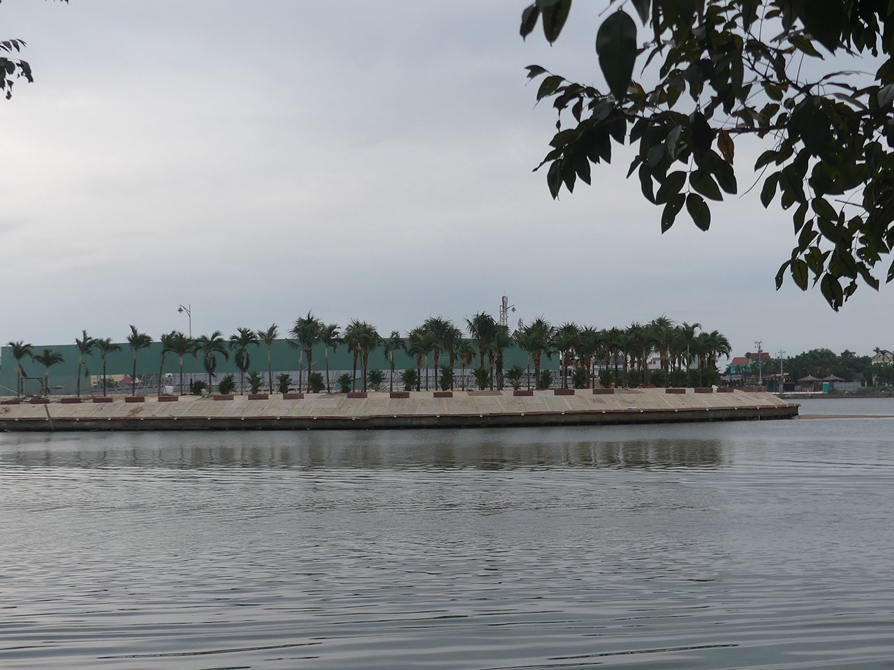 islandoppositeanantara.jpg