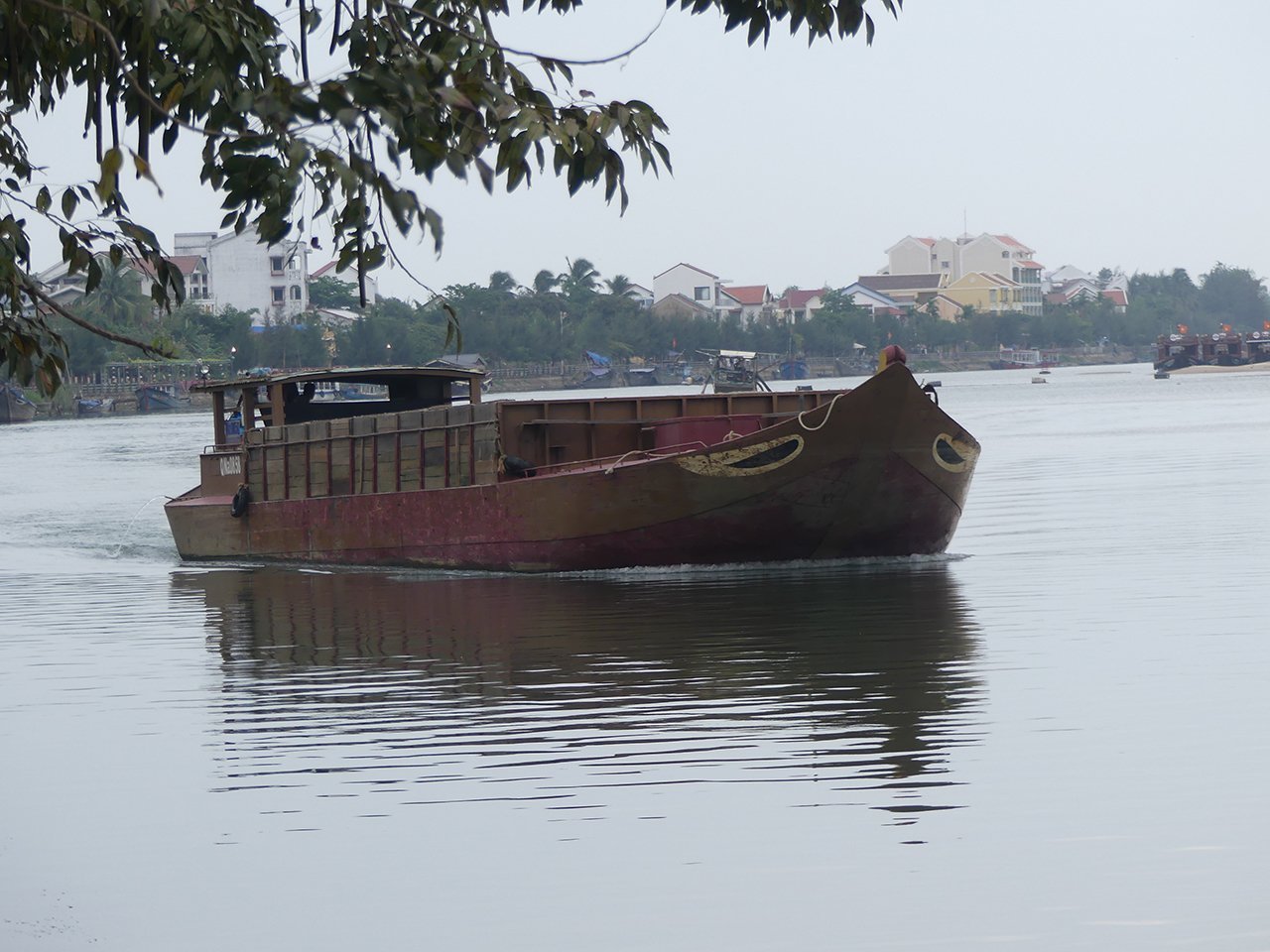 riverworkingboat2.jpg